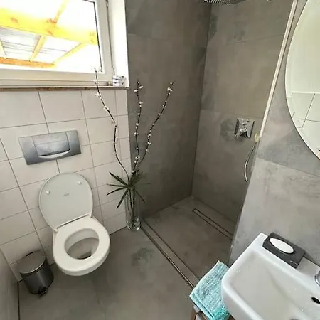 Apartment Zimmer 4-8 In Sehr Guter Lage