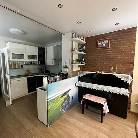 Zimmer 4-8 In Sehr Guter Lage Apartment *