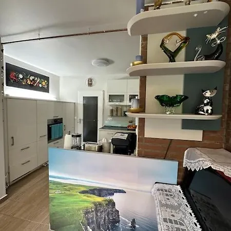 Zimmer 4-8 In Sehr Guter Lage Apartment *